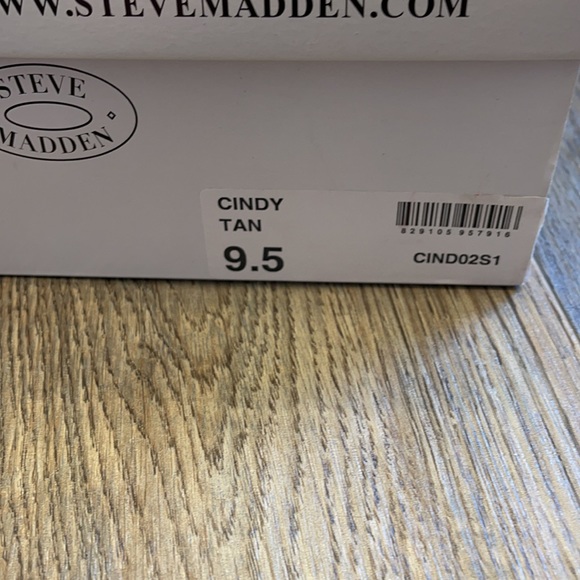 Cindy Steve Madden Sandals - Picture 7 of 9